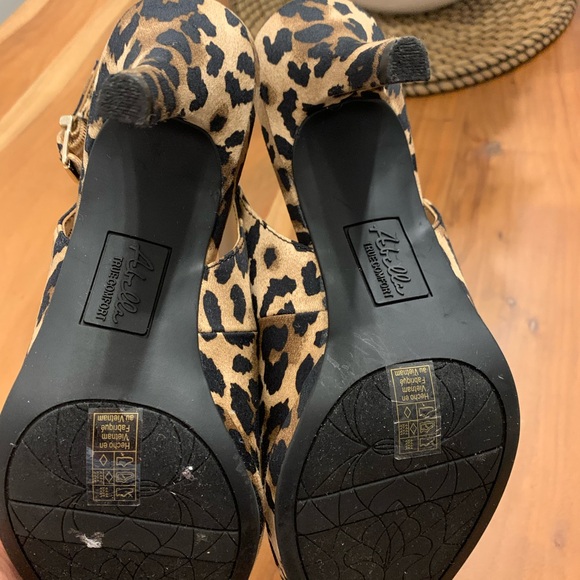 Sandal size 8 leopard style - Picture 4 of 6